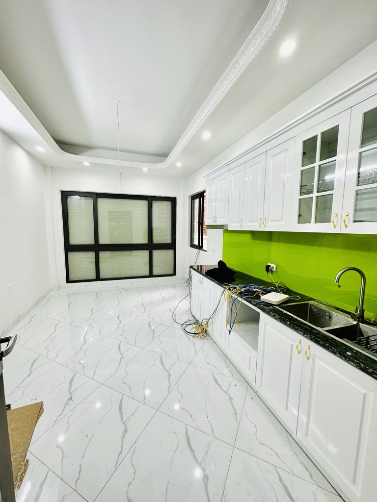 NHÀ MỚI Ở LUÔN – CỔ NHUẾ (NAY LÀ PHƯỜNG ĐÔNG NGẠC) – NGÕ SH QUAY ĐẦU- GẦN Ô TÔ TRÁNH.